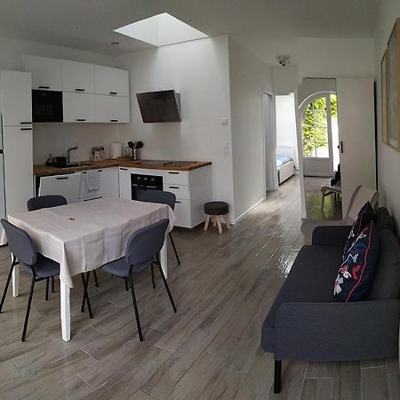 Charmant Et Lumineux Logement, Au Coeur De Кабур Экстерьер фото